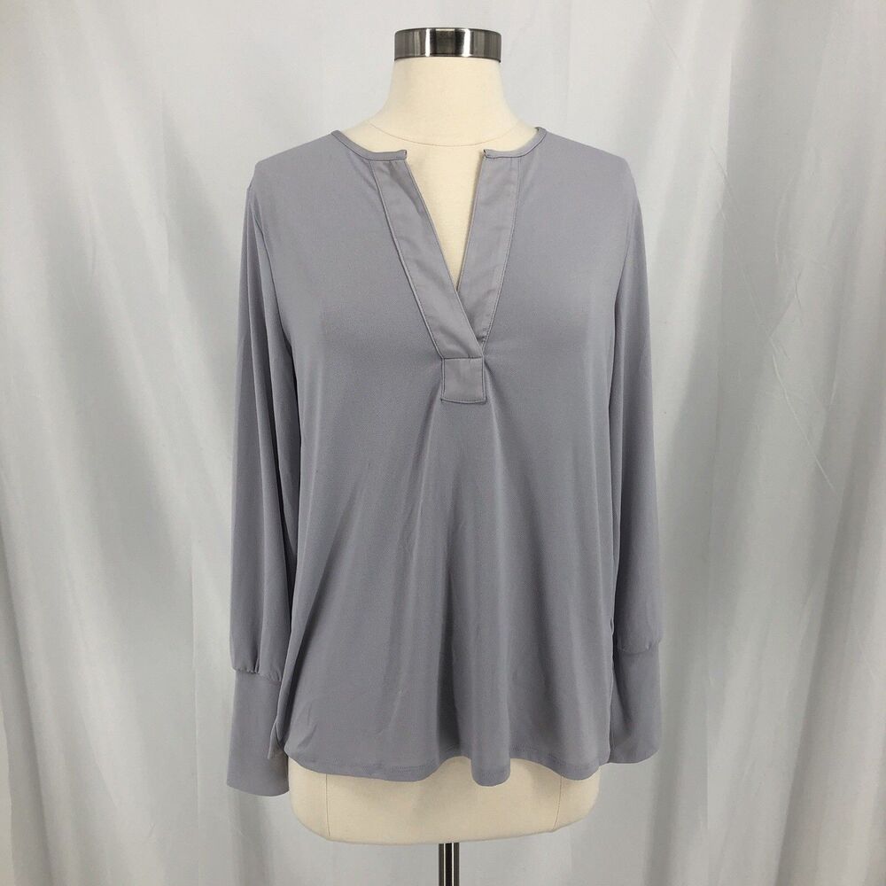 Banana Republic Women's Gray Long Sleeve V-Neck Textured Blouse - M
